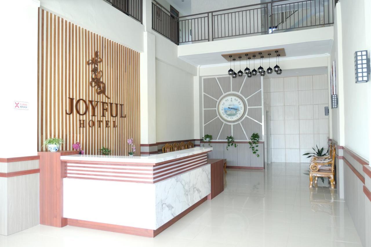 Joyful Hotel Tanjung Pandan Exterior photo